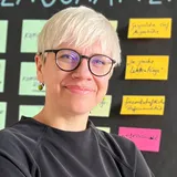 Sandra Bach