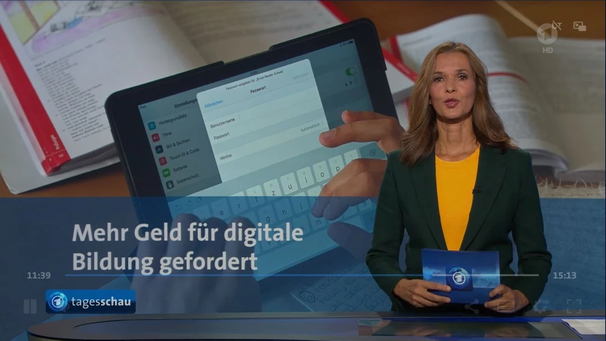 Es ist eine Tagesschausprecherin zu sehen. Hinter ihr das Bild eines Tablets, das gerade im schulischen Kontext genutzt wird. Titel der Nachricht ist "Mehr Geld für digitale Bildung gefordert" - eine Essenz der Umfrage des VBE unter Schulleitungen im November 2023